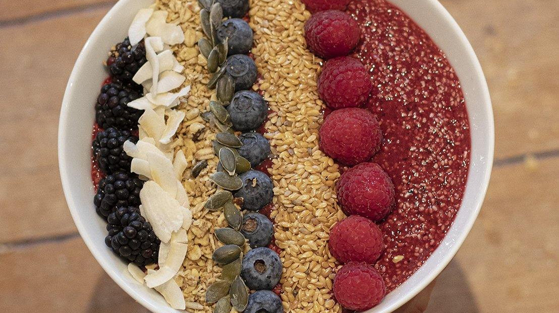 Super Berry Breakfast Bowl - DISHONOR
