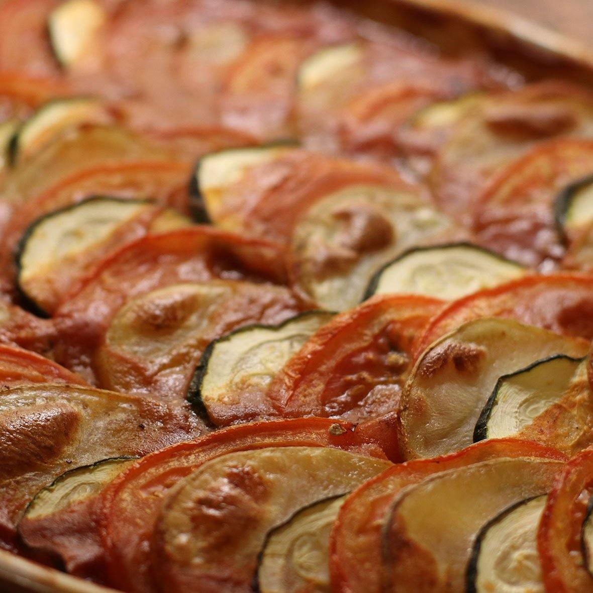 COURGETTE, TOMATO AND POTATO CHILLI BAKE - DISHONOR